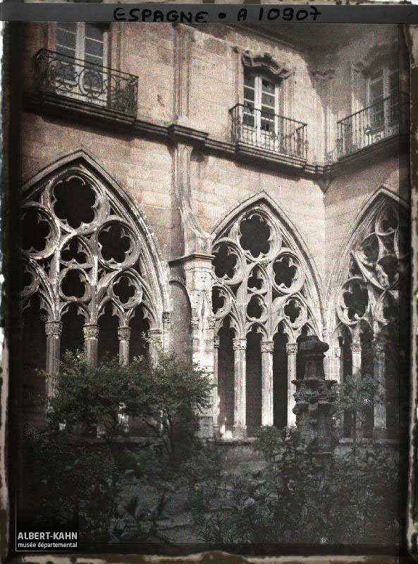 Espagne, Oviedo, Le cloître Gothique de la Cathédrale