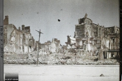 France, St Quentin, La Grande Place, Ruines et l'Eglise