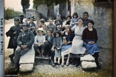 Italie, Vicence, Groupe d'enfants et de soldats italiens