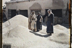 Syrie, Damas, Marché au blé, à droite, un type Druse du Hauran, un Bédouin et une Bédouine