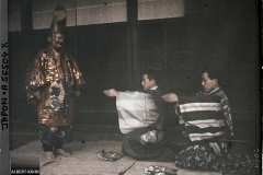 Japon, Tokyo, Costumes de Nô - différents costumes employés dans le classique Nô