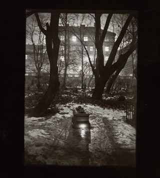 Josef Sudek | Una ventana en Praga. Fotografías de los años cincuenta
