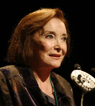 Medalla de oro del CBA a Nuria Espert