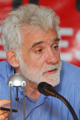 ngel González García