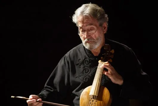 Jordi Savall performs at the second edition of Círculo de Cámara at the CBA.