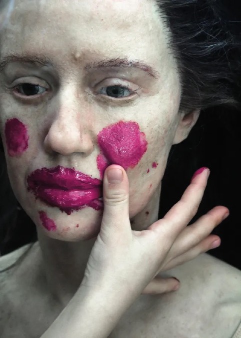 Aneta Grzeszykowska, "Mama" (2018). ©Aneta Grzeszykowska Aneta Grzeszykowska, "Mama" (2018). ©Aneta Grzeszykowska